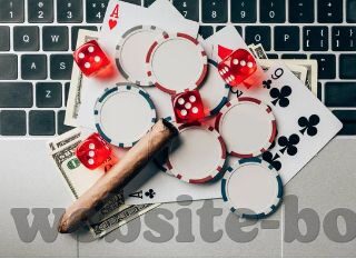 人妻久久久久久精品-探索人妻角色的多维度呈现，从久久久久久精品的视角